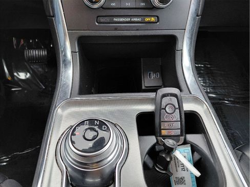 Used 2024 Ford Edge Titanium image 30