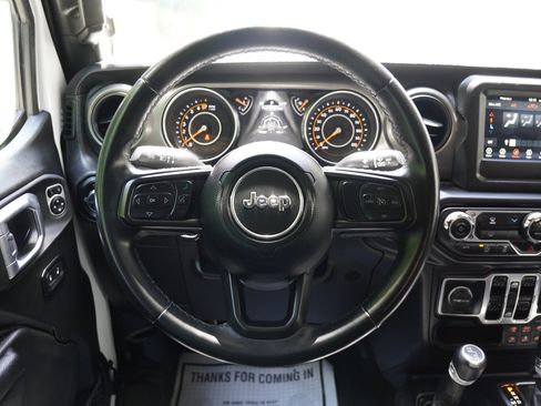 Used 2022 Jeep Gladiator Sport AWD/4WD image 16