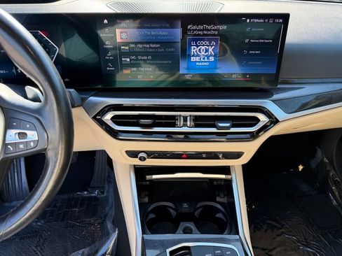 Used 2023 BMW 330i Sedan w/ Premium Package image 21