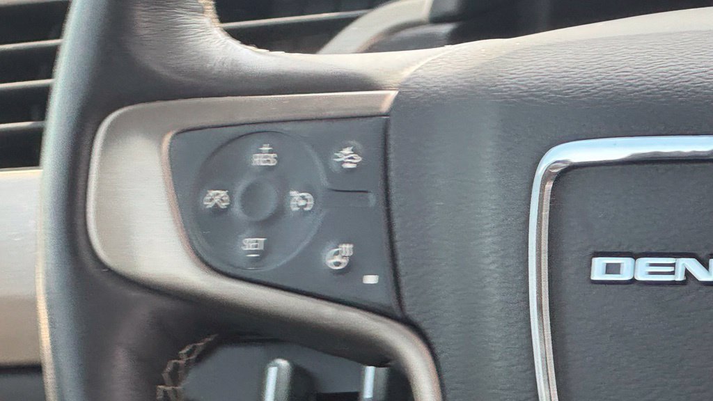 Used 2016 GMC Yukon Denali AWD/4WD image 19