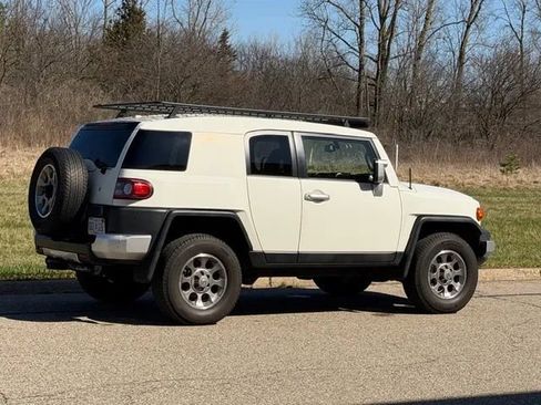Used 2012 Toyota FJ Cruiser 4WD w/ Convenience Pkg image 32