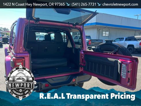 Used 2024 Jeep Wrangler Unlimited Sahara AWD/4WD image 37
