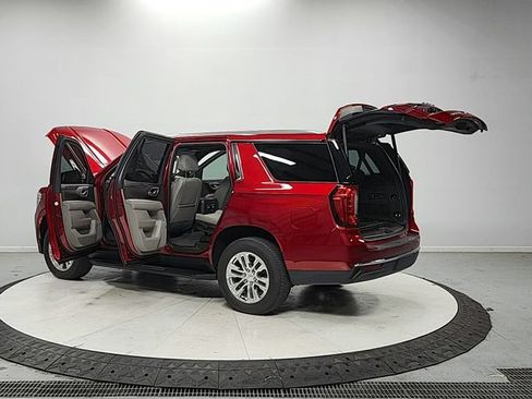 Used 2022 GMC Yukon SLT w/ SLT Luxury Package AWD/4WD image 13