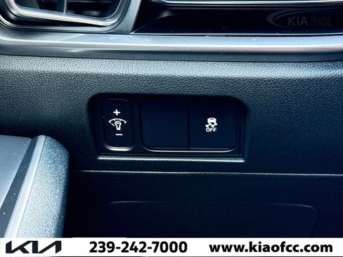 New 2026 Kia Sorento LX FWD image 32