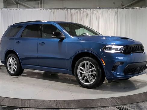 Used 2023 Dodge Durango GT image 2