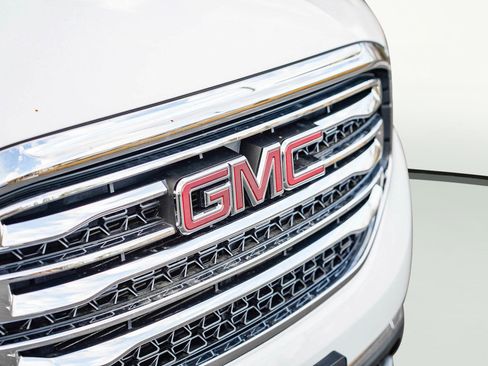 Used 2019 GMC Acadia SLT image 3