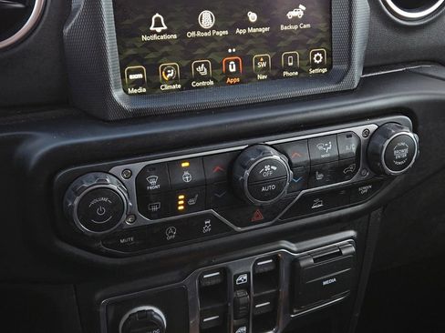 Used 2022 Jeep Wrangler Unlimited Sahara w/ Dual Top Group image 19