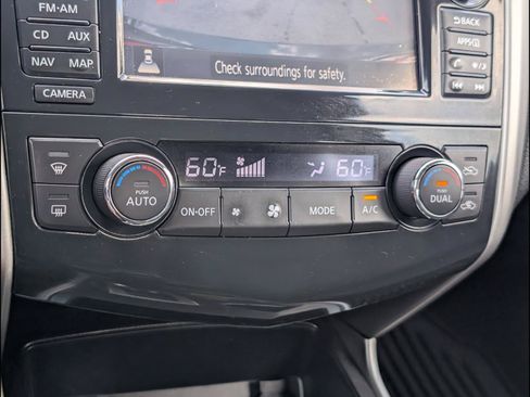 Used 2015 Nissan Altima 2.5 SL w/ Technology Package FWD image 13