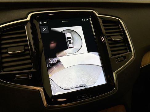 Certified 2024 Volvo XC90 T8 Plus w/ Protection Package Premier AWD/4WD image 14