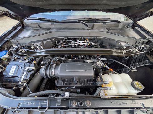 Certified 2024 Ford Explorer ST-Line w/ Class IV Trailer Tow Package image 11