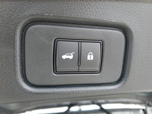 New 2026 Nissan Pathfinder SV image 6