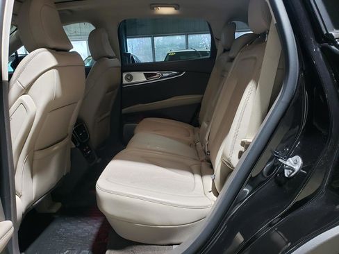 Used 2023 Lincoln Nautilus Reserve w/ Equipment Group 202A image 12