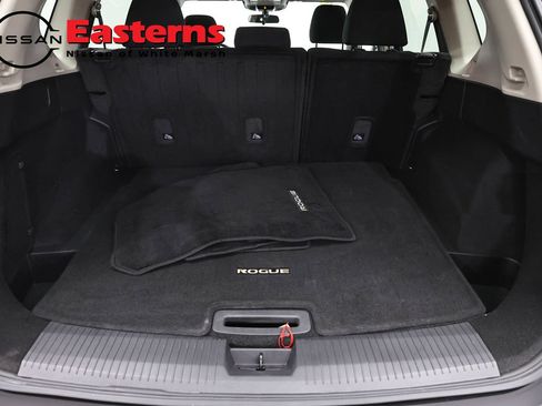 Used 2023 Nissan Rogue S AWD/4WD image 9