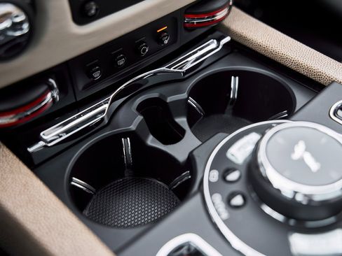 Used 2014 Rolls-Royce Wraith image 65