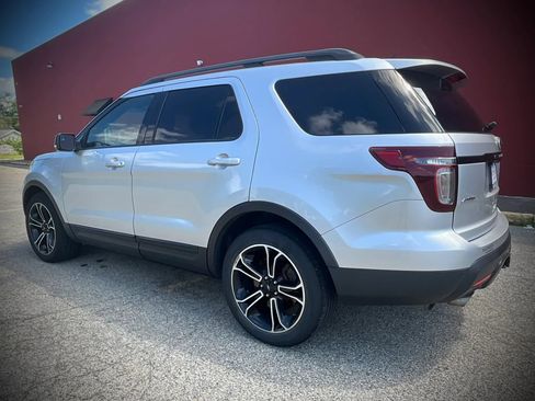 Used 2015 Ford Explorer Sport AWD/4WD image 3