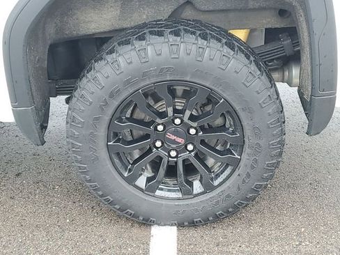 Used 2022 GMC Sierra 1500 AT4X AWD/4WD image 36