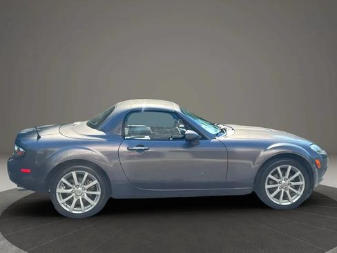 Used 2007 MAZDA MX-5 Miata Touring w/ Suspension Pkg RWD image 4