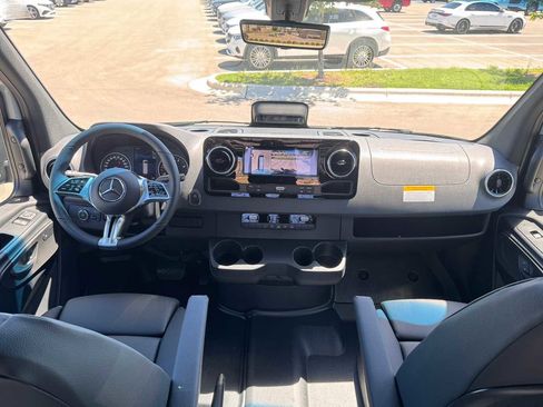 New 2026 Mercedes-Benz Sprinter 2500 image 12