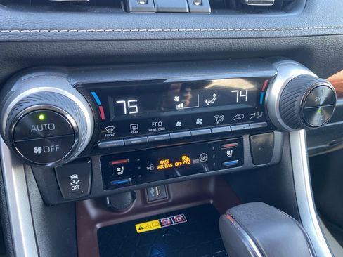 Used 2023 Toyota RAV4 Limited image 37