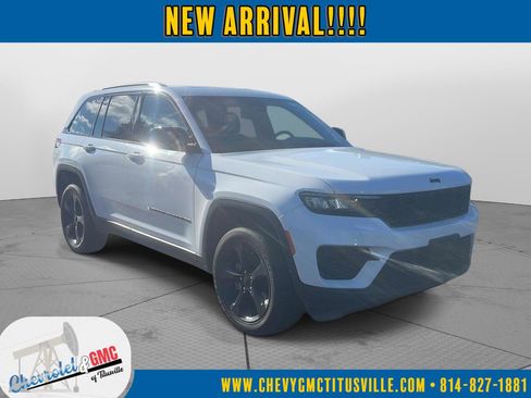 Used 2023 Jeep Grand Cherokee Altitude image 4