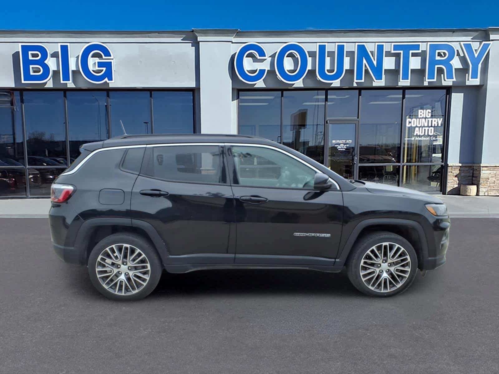 Used 2023 Jeep Compass Limited w/ Sun and Sound Group AWD/4WD image 4