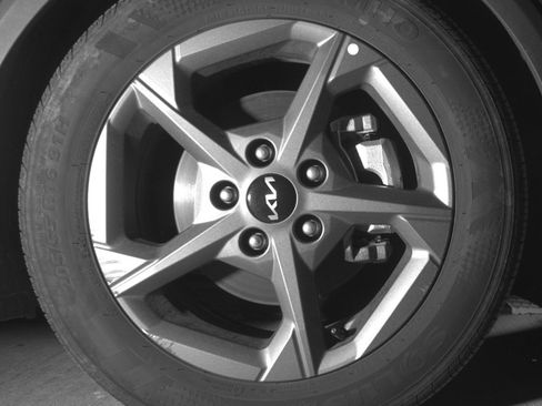 Used 2025 Kia K4 FWD image 13