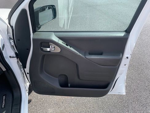 Used 2019 Nissan Frontier SV RWD image 19