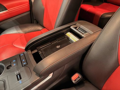 Used 2021 Toyota Highlander XSE FWD image 29