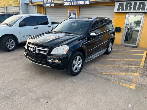 Used 2010 Mercedes-Benz GL 450 4MATIC image 3