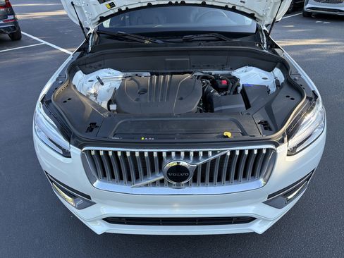 Certified 2025 Volvo XC90 B5 Core AWD/4WD image 36