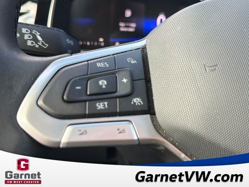 Used 2025 Volkswagen Jetta SE image 37