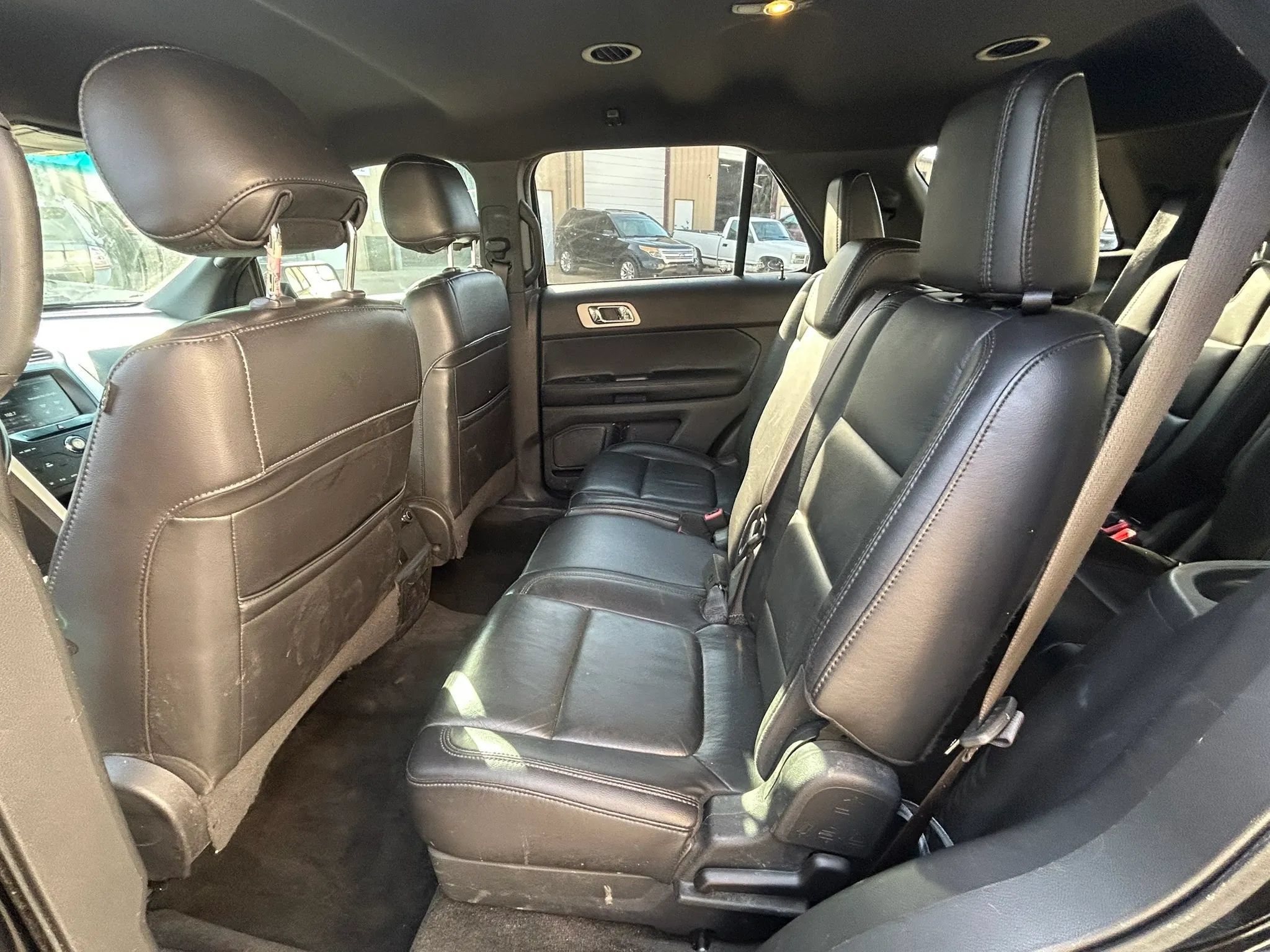Used 2014 Ford Explorer XLT w/ Equipment Group 202A FWD image 9