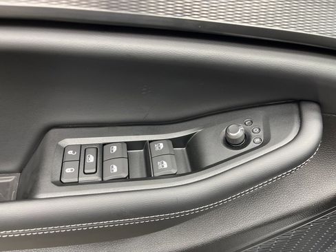 New 2025 Jeep Grand Cherokee Altitude image 7