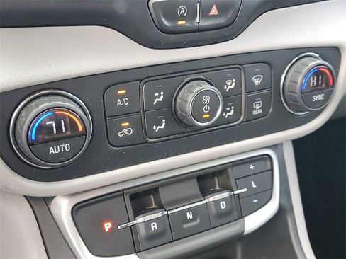 Certified 2022 GMC Terrain SLE w/ Driver Convenience Package image 30