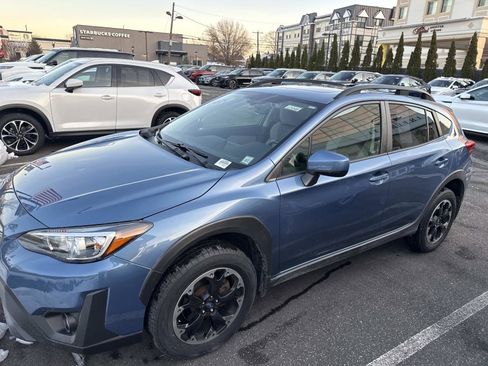 Used 2021 Subaru Crosstrek 2.0i Premium w/ Moonroof Package image 3