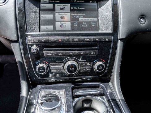 Used 2015 Jaguar XJ L Portfolio RWD image 15