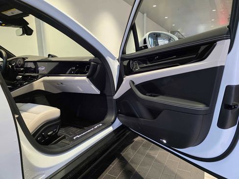 Used 2025 Porsche Panamera GTS image 12