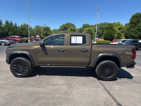 Used 2025 Chevrolet Colorado Trail Boss AWD/4WD image 2