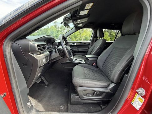 Used 2020 Ford Explorer XLT w/ Comfort Package AWD/4WD image 10