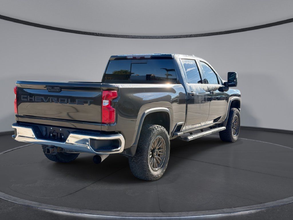 Used 2021 Chevrolet Silverado 2500 LTZ w/ LTZ Convenience Package AWD/4WD image 11