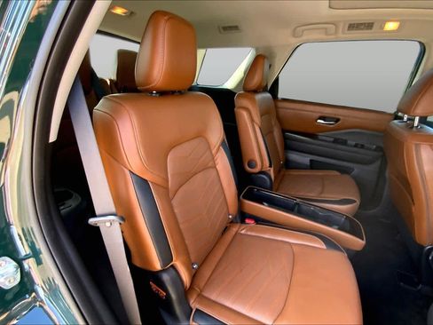 Used 2023 Nissan Pathfinder Platinum AWD/4WD image 18
