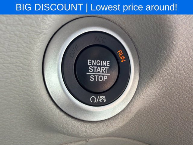 Used 2023 Chrysler Pacifica Touring-L FWD image 40