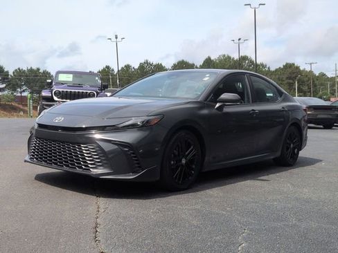 Used 2025 Toyota Camry SE w/ Convenience Package FWD image 6