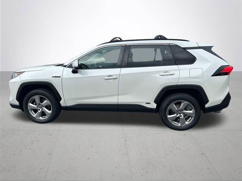 Used 2021 Toyota RAV4 XLE Premium image 9