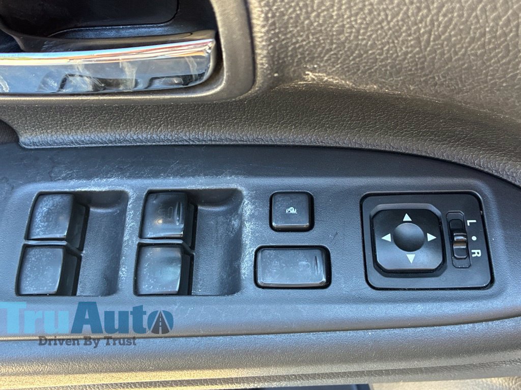 Used 2018 Mitsubishi Outlander AWD image 21