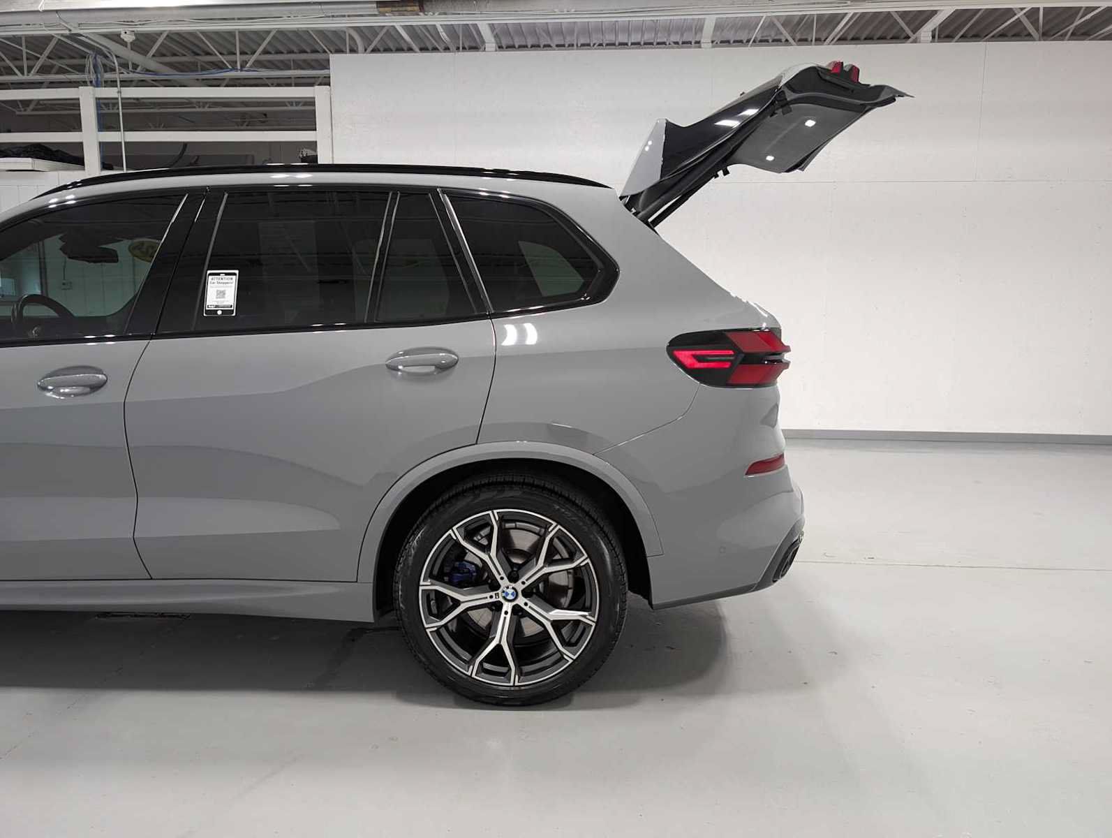 Used 2024 BMW X5 M60i AWD/4WD image 11