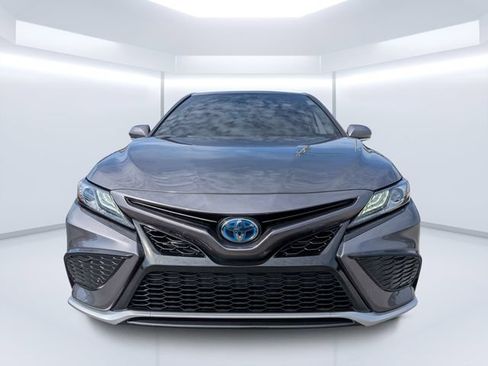 Used 2024 Toyota Camry XSE FWD image 8
