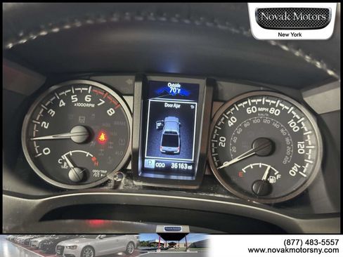 Used 2022 Toyota Tacoma TRD Off-Road AWD/4WD image 19