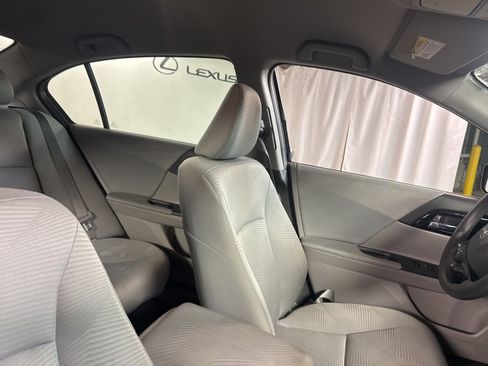 Used 2017 Honda Accord LX image 10