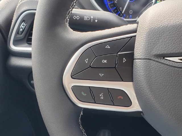 New 2027 Chrysler Pacifica Select FWD image 10